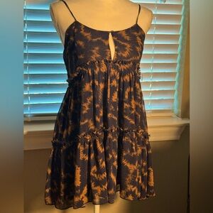 NWOT Urban Outfitters SZ SP Mini Chiffon printed dress. Flared, waist 13.5” flat
